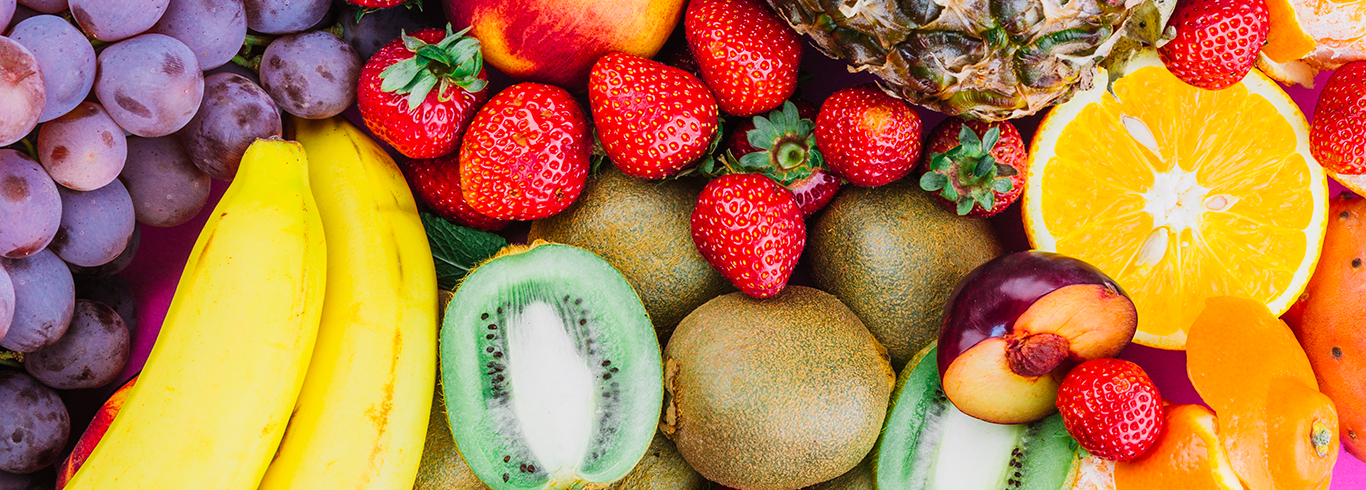 grapes-strawberries-pineapple-kiwi-apricot-banana-whole-pineapple